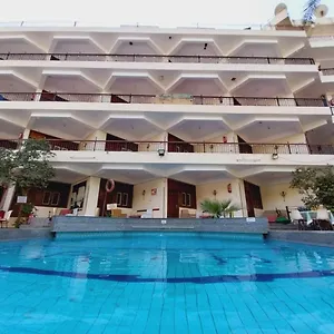 Rezeiky & Camp *** Luxor